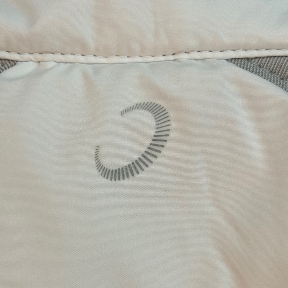 Womens Sleeveless Jacket - Picture 5 of 9